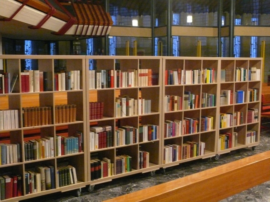 Eine Kirche voller Bücher (c) I. Selker